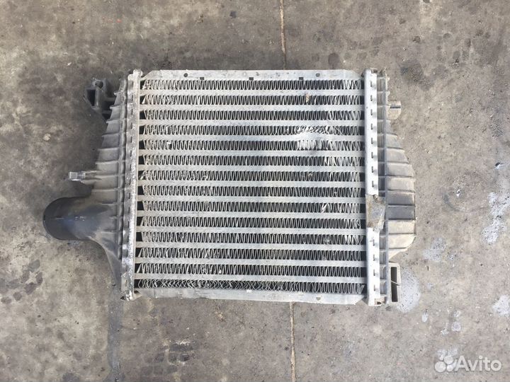Мерседес Вито Радиатор интеркулера