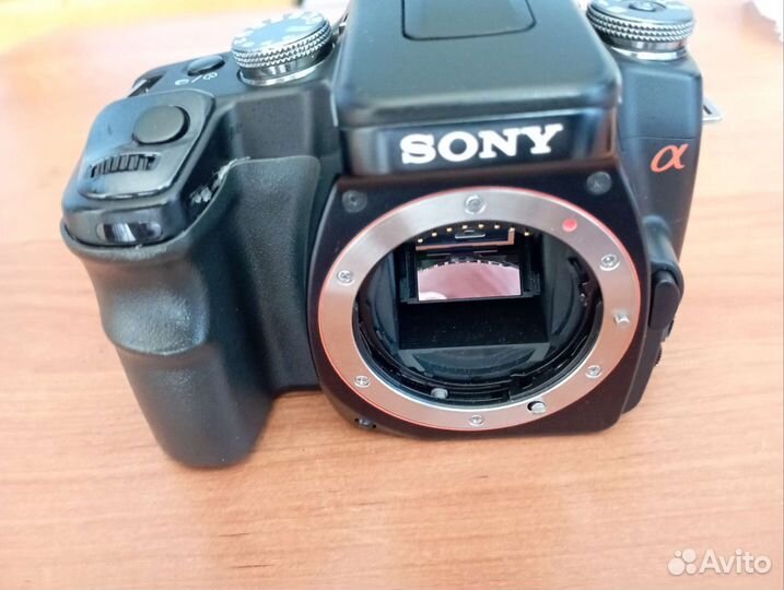 Зеркальный фотоаппарат Sony a100
