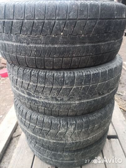 Bridgestone Blizzak VRX 215/55 R16