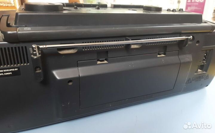 Магнитофон philips turbo bass