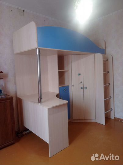 Уголок школьника с кроватью