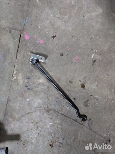 Держатель капота Peugeot 206