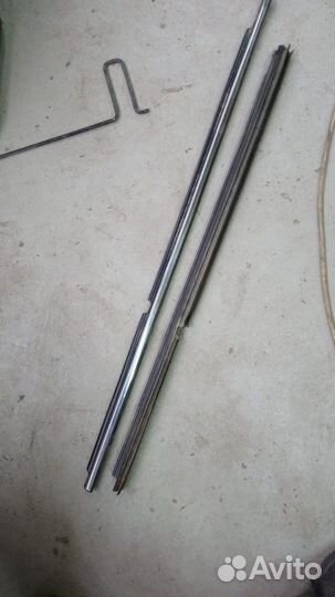 Молдинг задней правой двери Тойота Авенсис Т250