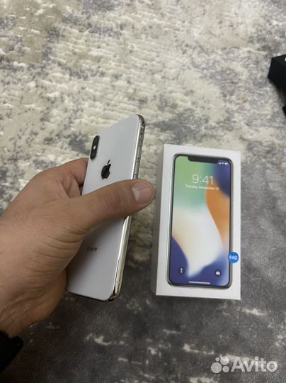 iPhone X, 64 ГБ