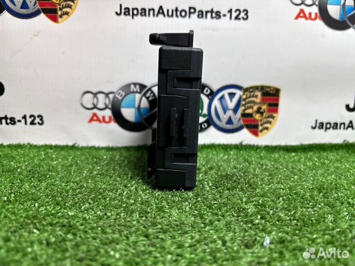 Блок комфорта передний правый Mercedes-Benz C 200