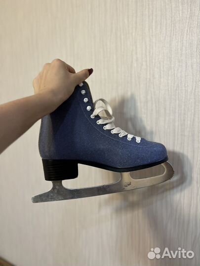 Коньки фигурные женские