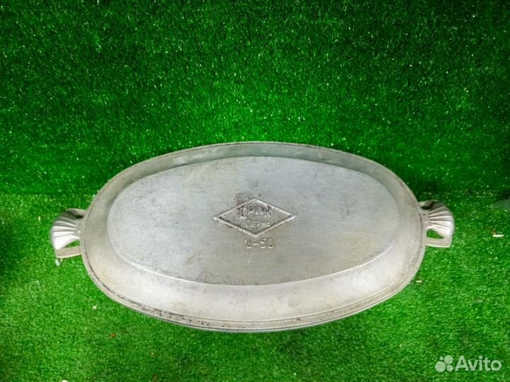 Большая чугунная утятница СССР