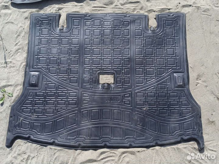 Коврики в багажник LADA largus
