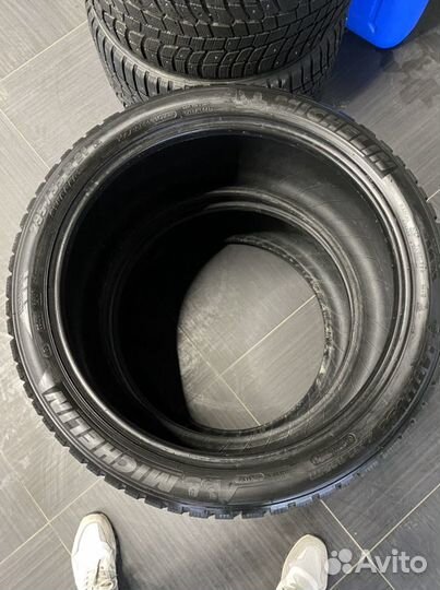 Michelin Latitude X-Ice North 295/35 R21