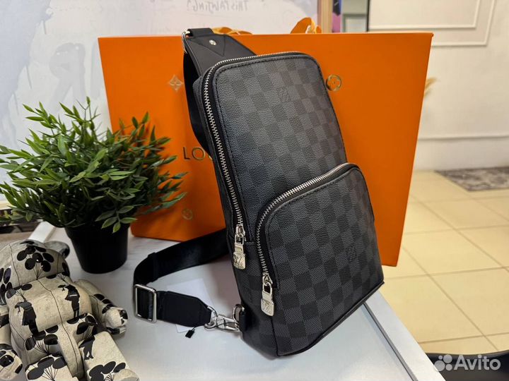 Сумка Louis Vuitton через плечо