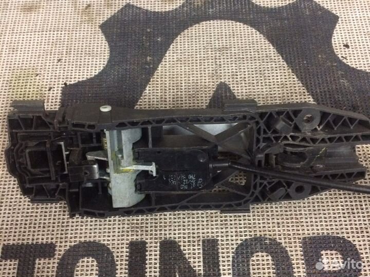 Ручка двери задней правой Golf 6 1K8837206F