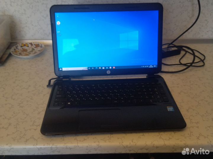 18 дюймовый ноутбук, стоят все программы