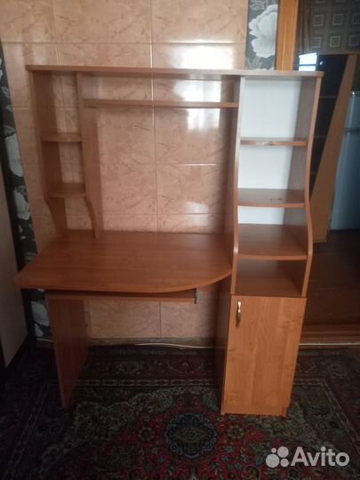 Компьютерный стол