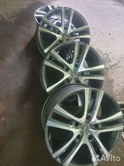 Продаю автомобильные диски