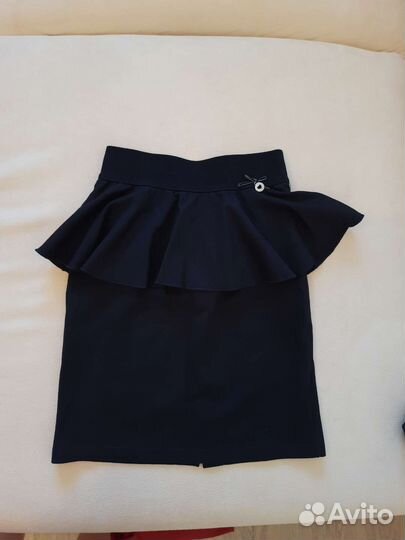 Школьные блузки, юбки, свитер.146