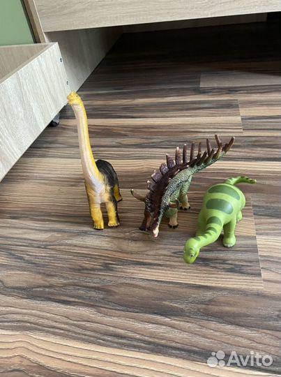 Динозавры игрушки
