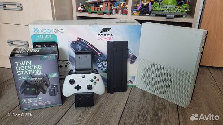 Xbox One S 1tb + док-станция