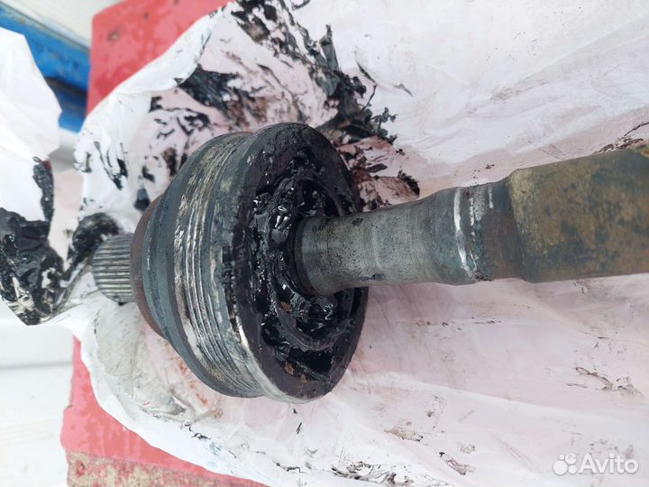 Привод передний левый Skoda Octavia A5