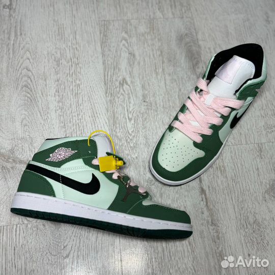 Кроссовки Nike Air Jordan 1 Mid