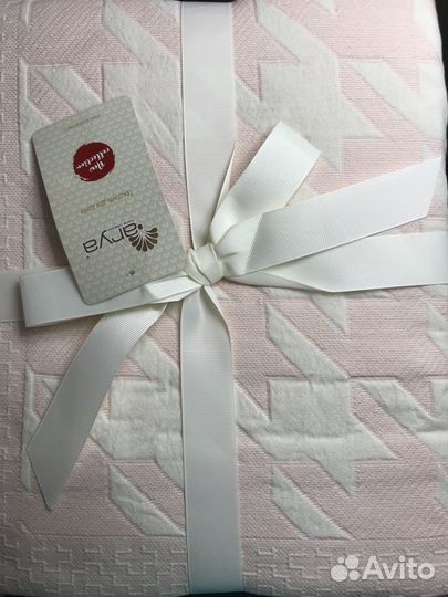 Покрывало и наволочки. Новый комплект