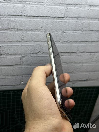 iPhone X, 64 ГБ