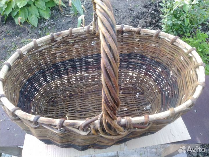 Корзина плетеная большая