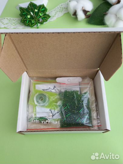 Набор для вышивки бисером брошь Лист