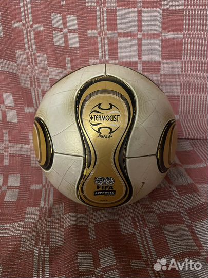 Мяч футбольный Adidas Teamgeist