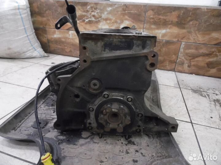 Блок двигателя Citroen C4 2005-2011 1,6 NFU