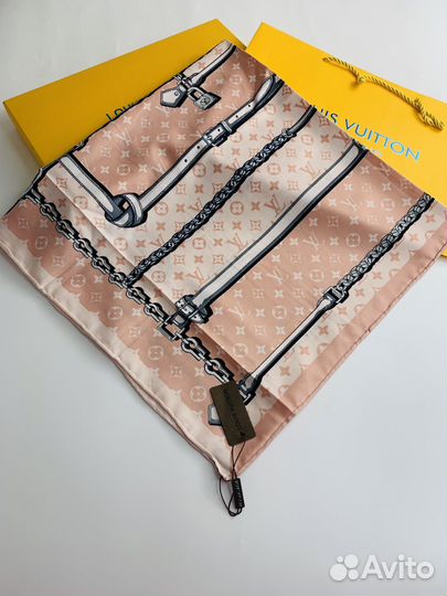 Розовый шелковый платок Louis Vuitton