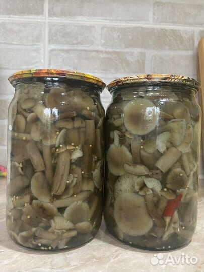 Грибы маринованные