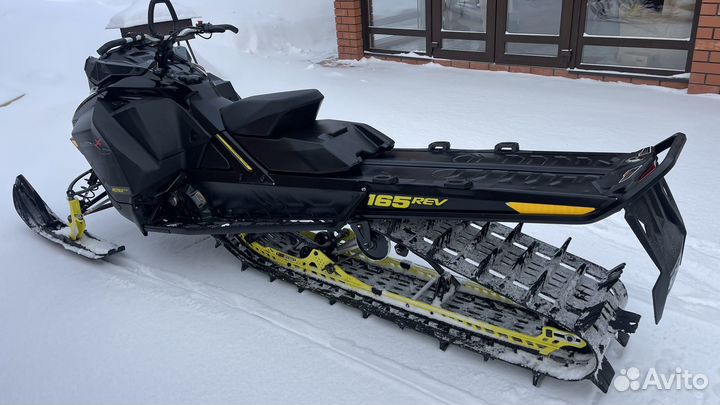 SKI-DOO summit X