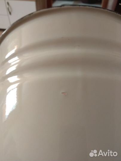 Эмалированное ведро с крышкой СССР