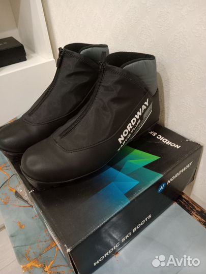 Лыжные ботинки