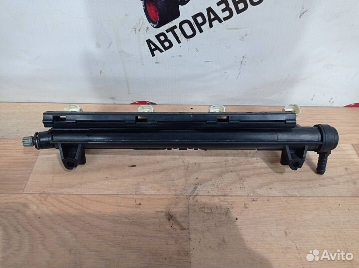 Рейка рампа топливная с форсунками Volkswagen Polo