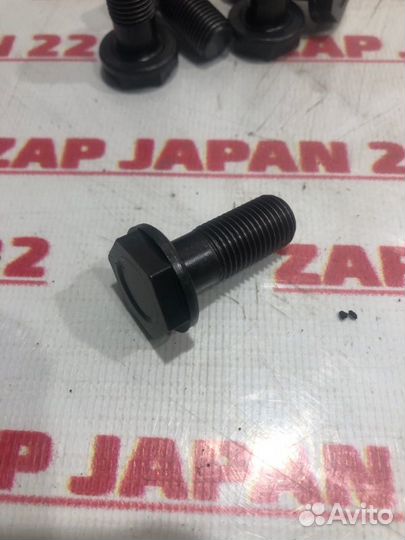 Болт маховика Mitsubishi