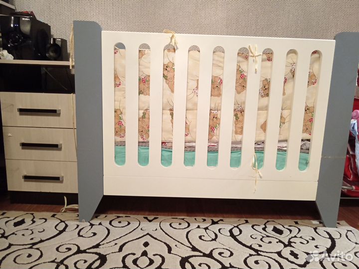 Детская кроватка