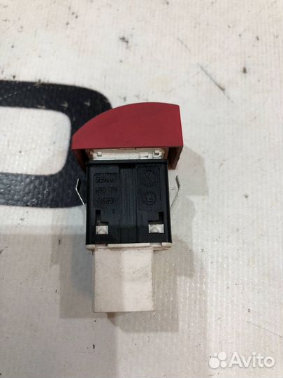 Кнопка аварийного сигнала Skoda Octavia A5 (1Z)