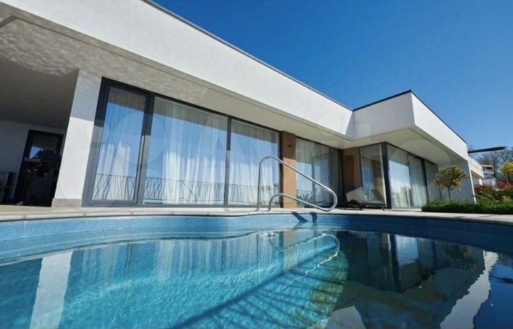 Дом 256 м² на участке 7 сот.