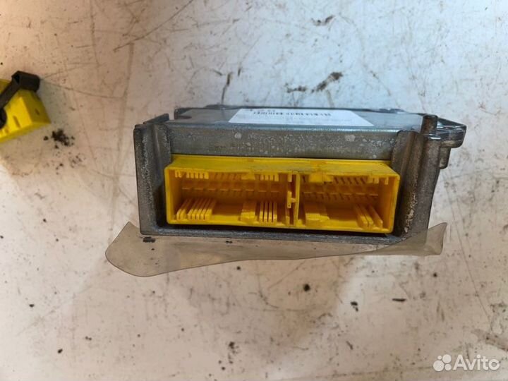 Блок управления air bag Mitsubishi Lancer X 2008