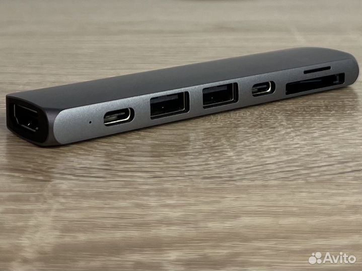 Адаптер Satechi Aluminum Pro Hub для Macbook
