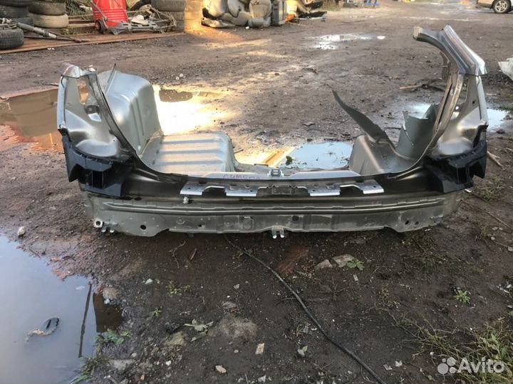 Панель задний Renault Symbol 2 K4J712 2008