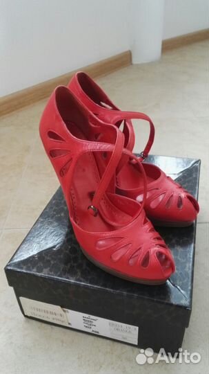 Босоножки Basconi красные