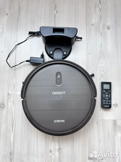 Робот пылесос deebot