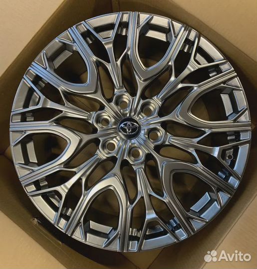 Кованные диски для на Toyota Land Cruiser 300 R20