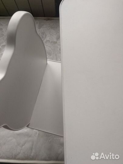 Детский стол и стул 1500и кроватка с матрасом 3000