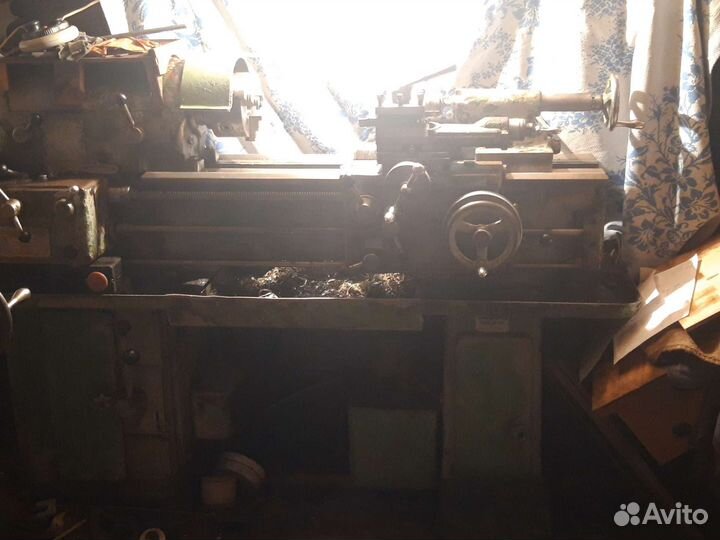 Токарный станок