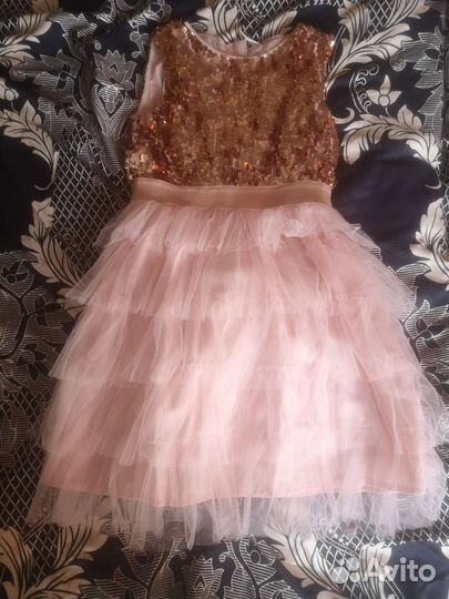 Платье праздничное на девочку 128