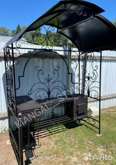Мангал с крышей