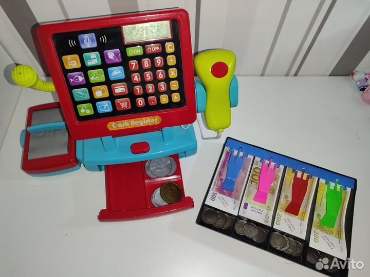 Игрушечная касса с деньгами